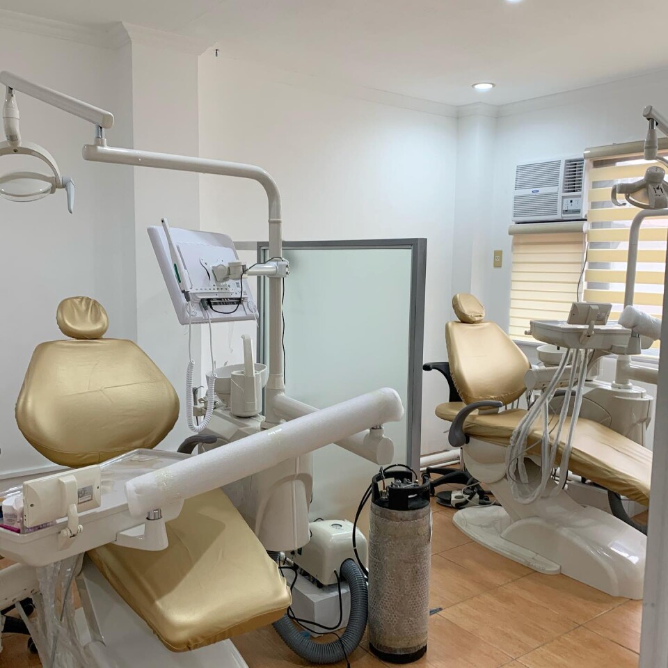 Reyes Dental Clinic (2).jpg