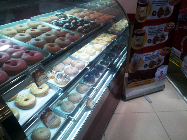 Go Nuts Donuts in GMall (1)
